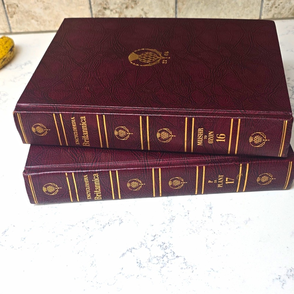Encyclopedia Britannica 1960 Vol 16-17 Hardcover Encyclopedia Set, English